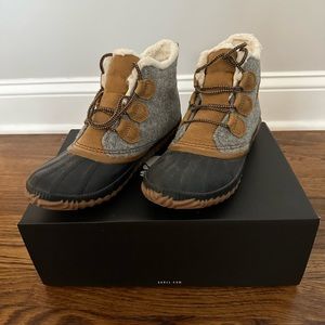 Sorel Out n About Plus boots, size 9